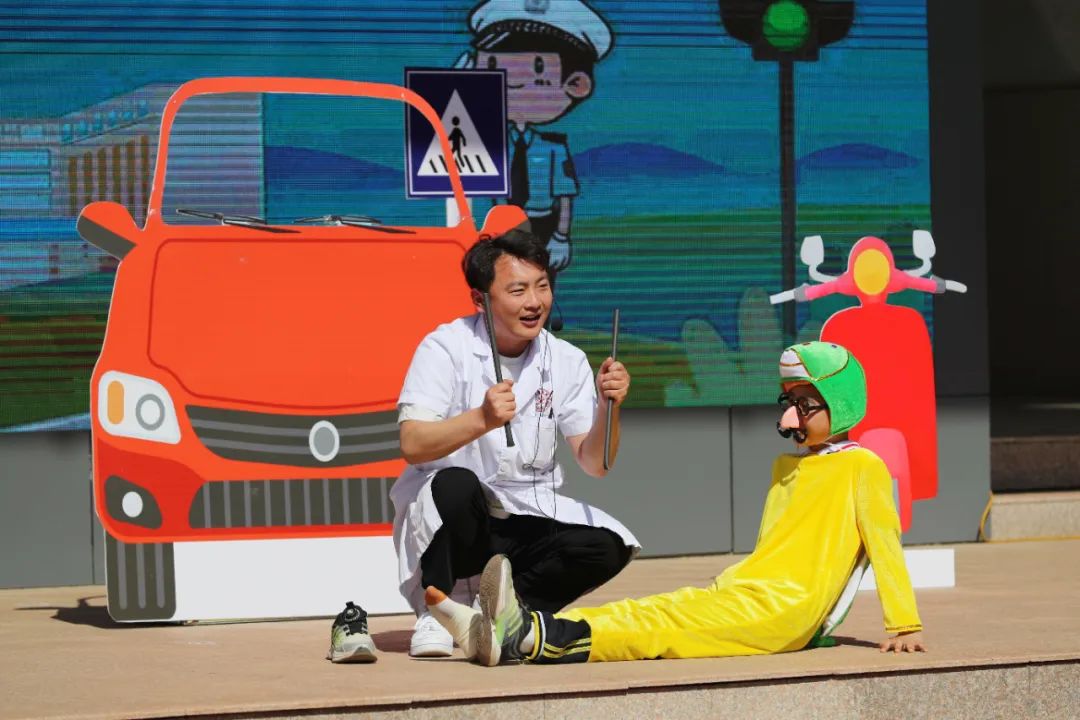 济南南郊医院携手多方力量,为校园安全筑起"生命防线"!