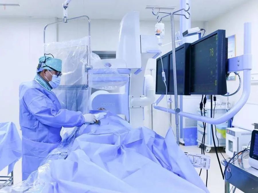 济南南郊医院葛新华团队毫米级精准“狙击”晚期肺癌